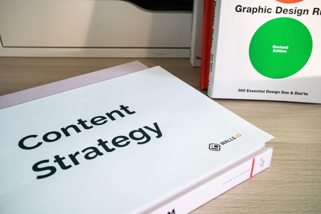 https://www.pexels.com/photo/strategy-documents-in-an-office-15635394/