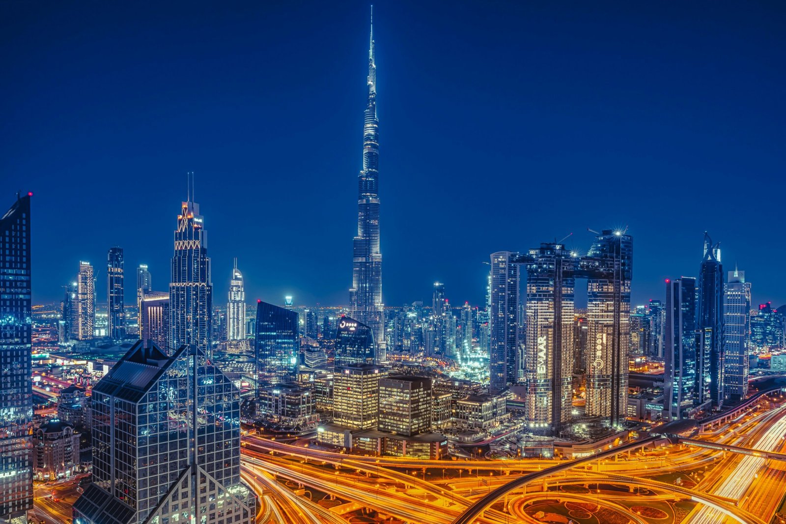 https://unsplash.com/photos/burj-khalifa-skyline-in-dubai-DcyL0IoCY0A